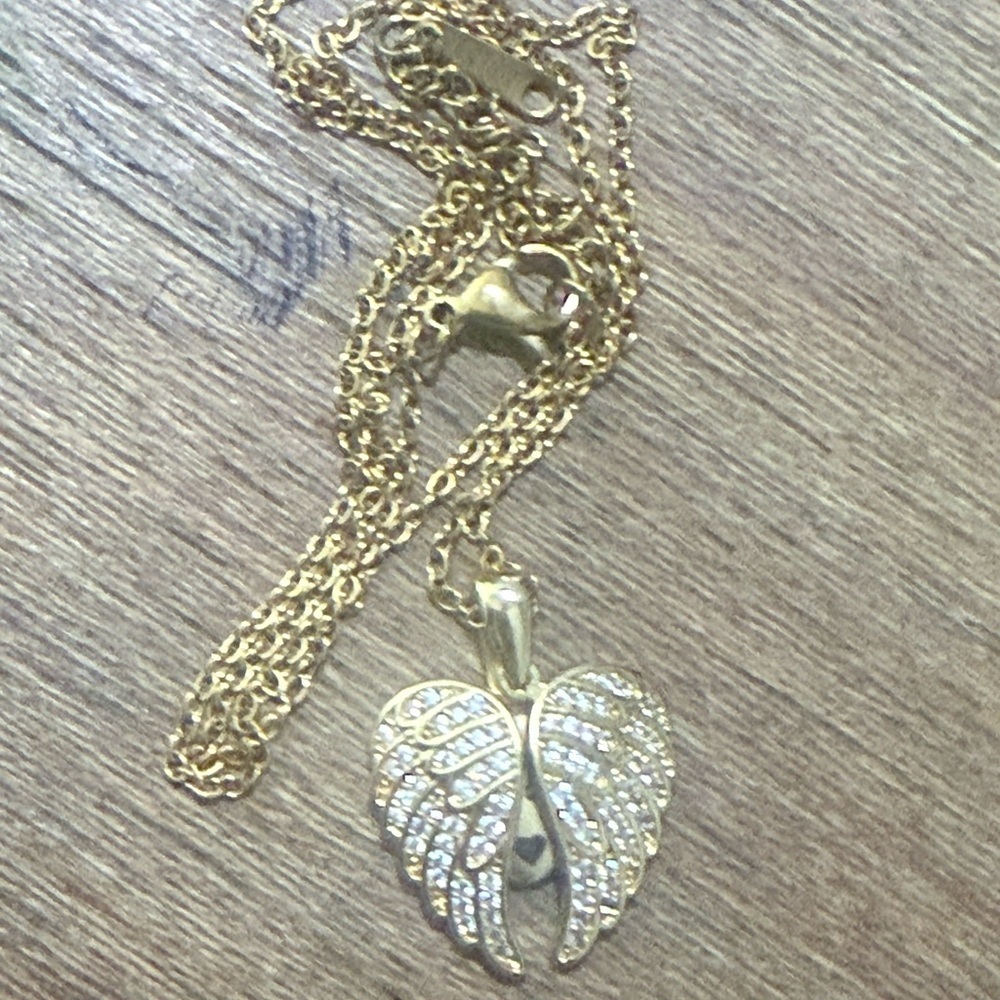 Gold-Tone Winged “Mom” Locket Necklace – Fashion Jewelry - Picture 2 of 4